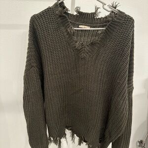 LA MIEL V-Neck Frayed Hem Sweater - Charcoal